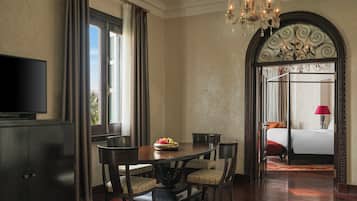 Suite (Palace Cataract Nile View) | Egyptian cotton sheets, premium bedding, pillowtop beds, minibar