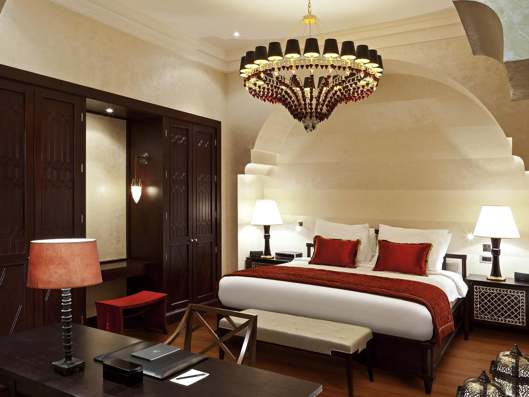 Palace Luxury Room, 1 King Bed, Garden View | Egyptian cotton sheets, premium bedding, pillowtop beds, minibar