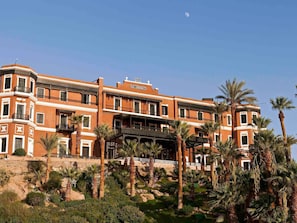 Egyptian cotton sheets, premium bedding, pillowtop beds, minibar - Old Cataract, Aswan (Operated by Mandarin Oriental) (Aswan)