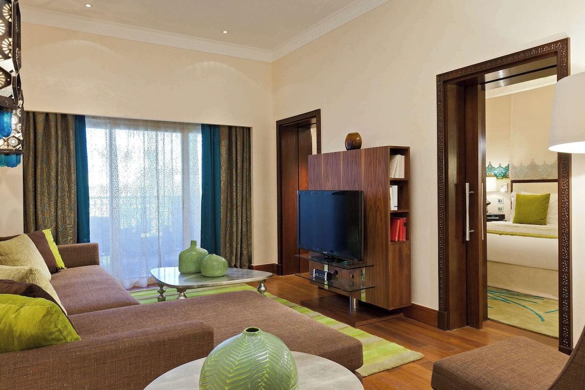 PRESTIGE SUITE, 1 King size bed, Terrace, Nile View