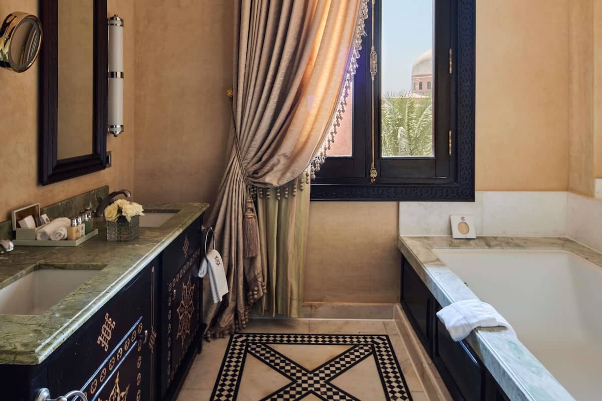 Palace Cataract Suite, 1 King Bed, Garden View | 1 bedroom, Egyptian cotton sheets, premium bedding, pillowtop beds