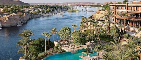 PRESTIGE SUITE, 1 King size bed, Terrace, Nile View