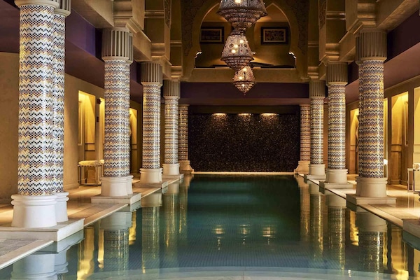 Couples treatment rooms, steam room, Turkish bath, body treatments