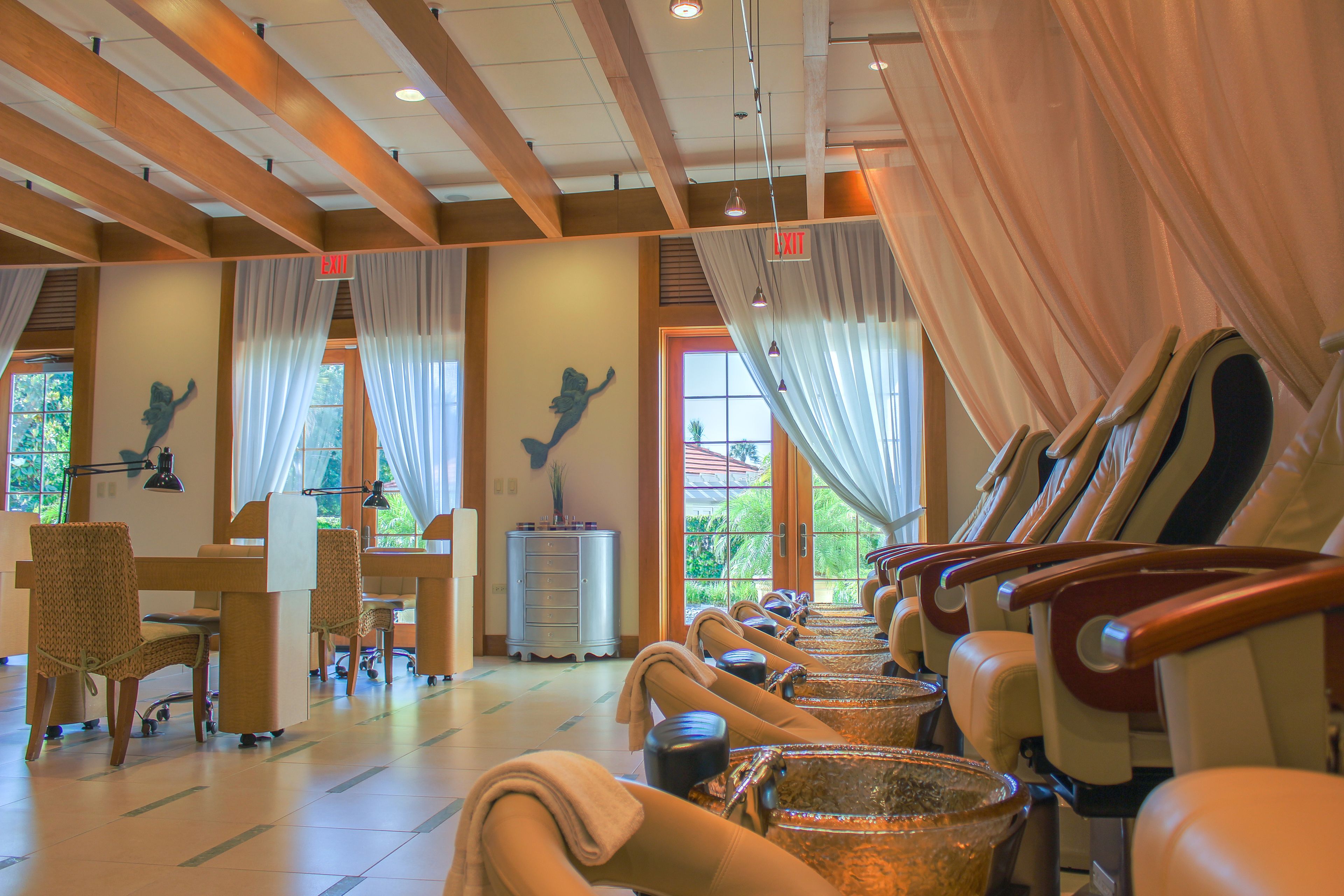 couples treatment room(s), sauna, hot tub, steam room, body treatments