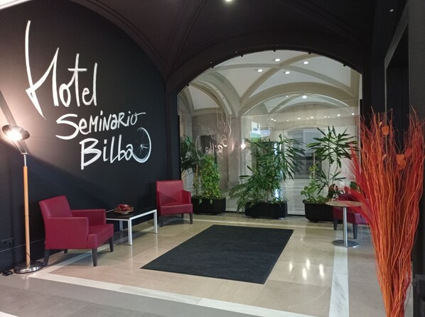 Reception - Hotel Seminario Bilbao (Derio)