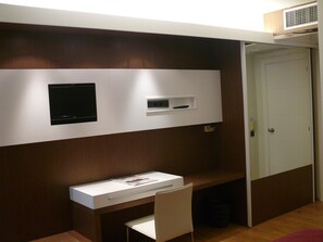 Zimmersafe, Schreibtisch, schallisolierte Zimmer, kostenloses WLAN