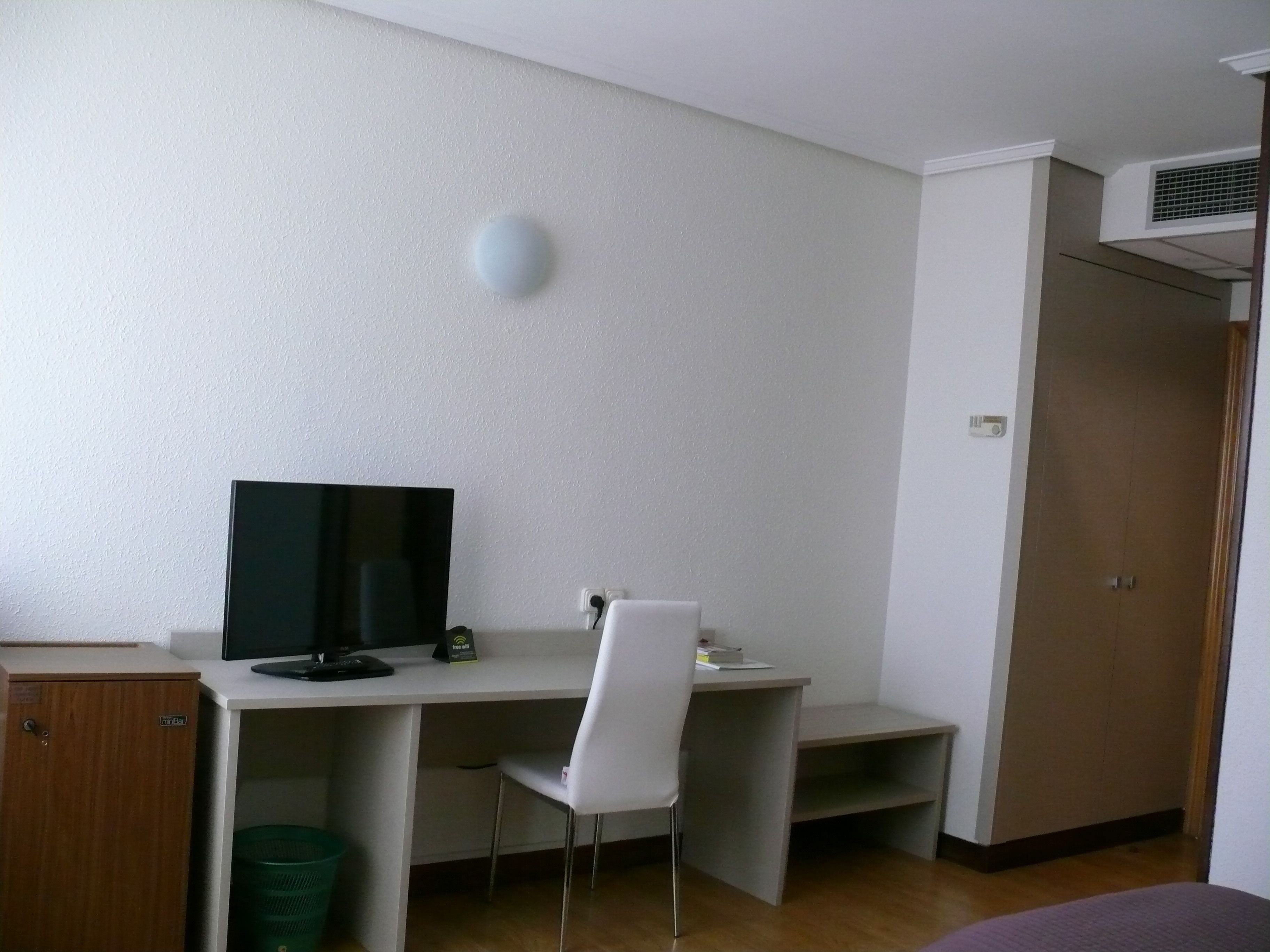 1 bedroom, in-room safe, desk, soundproofing