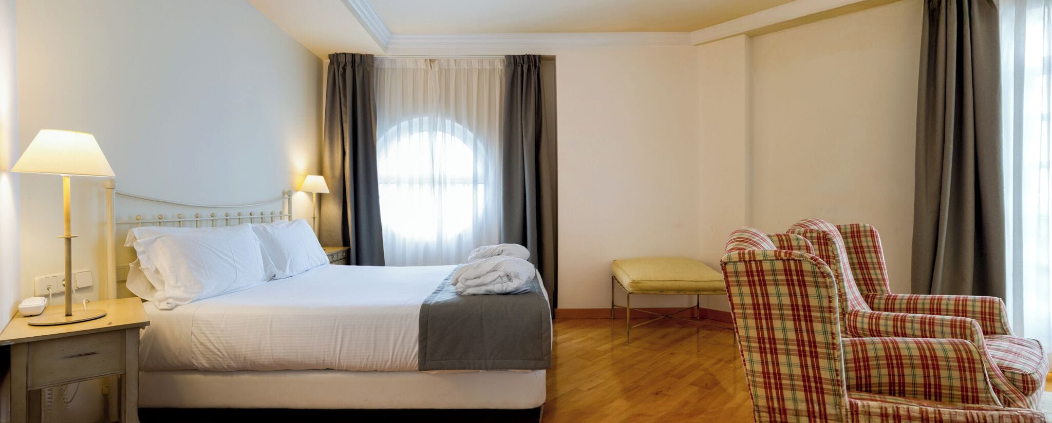 1 chambre, minibar, coffre-fort, décor unique