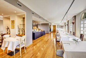 Daily buffet breakfast (EUR 14 per person)
