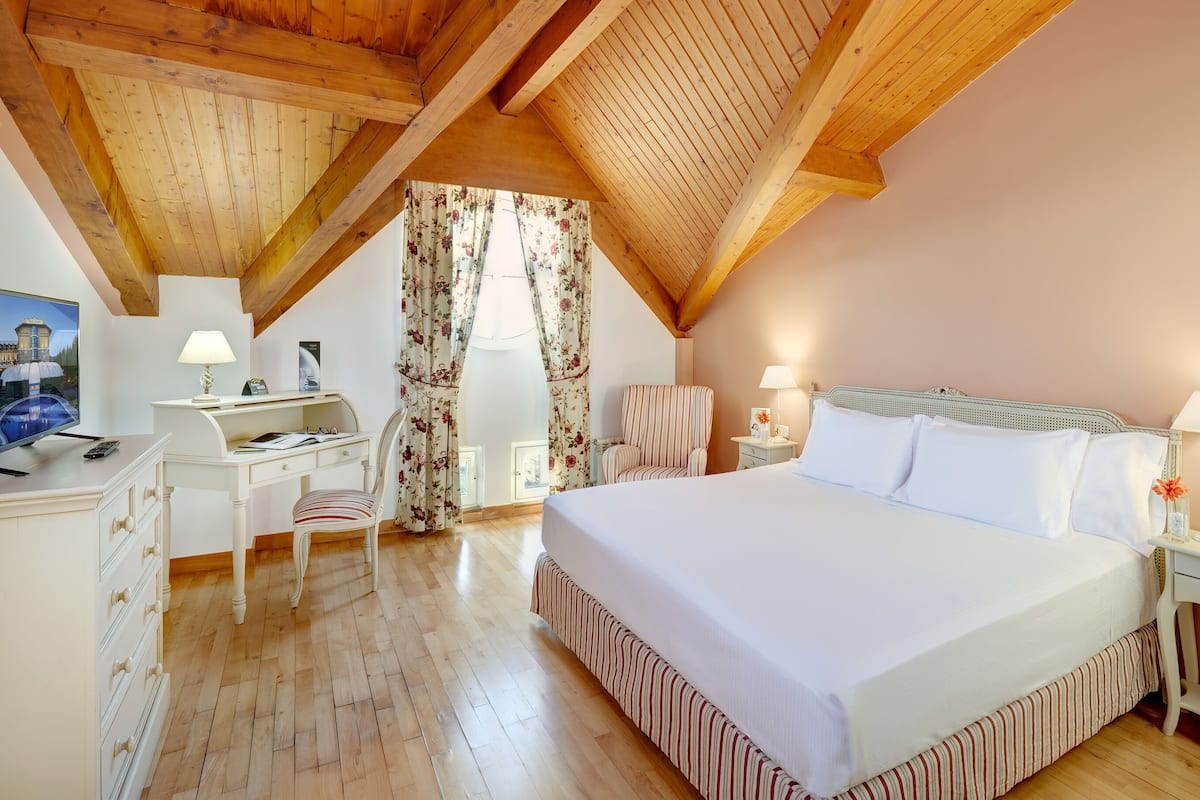 1 chambre, minibar, coffre-fort, décor unique