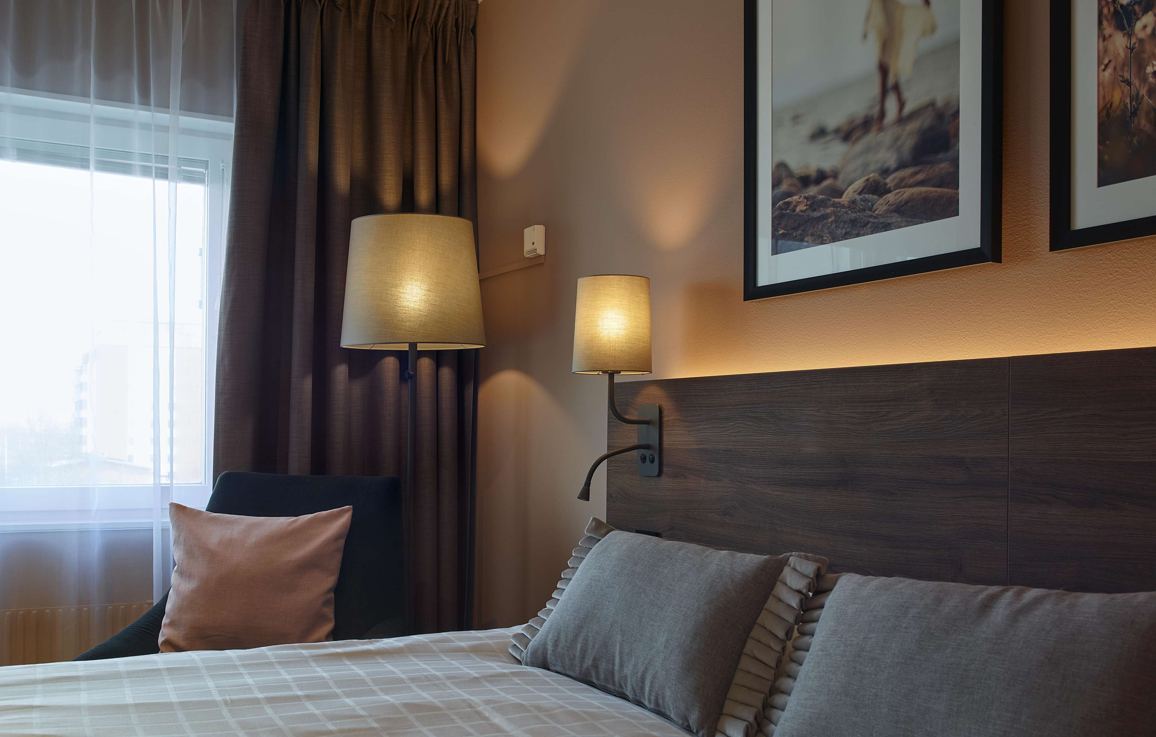 room, 1 queen bed | desk, iron/ironing board, free wifi, bed sheets