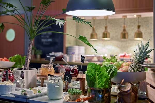 Petit déjeuner buffet (179 SEK par personne)