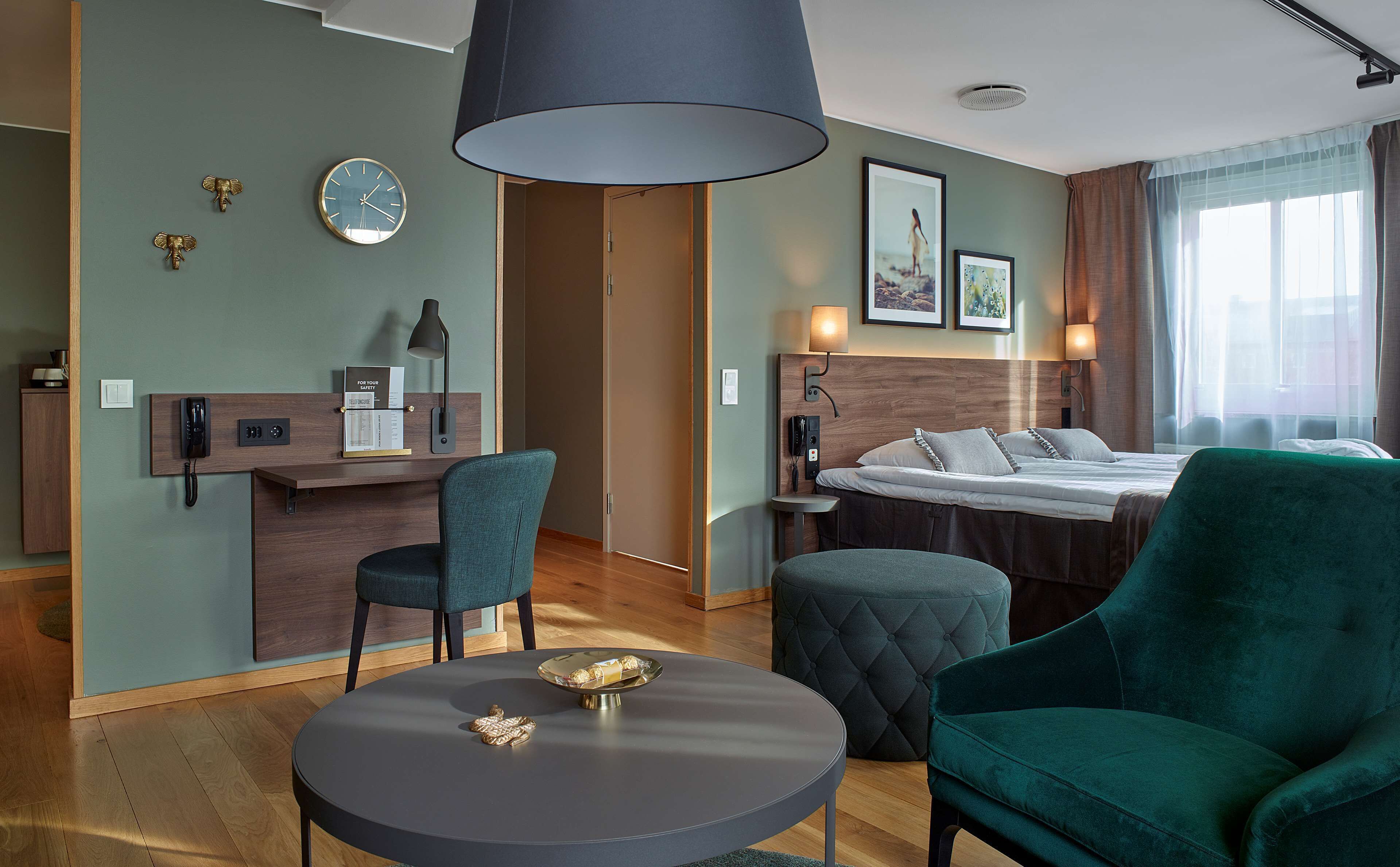 Desk, iron/ironing board, free WiFi, bed sheets