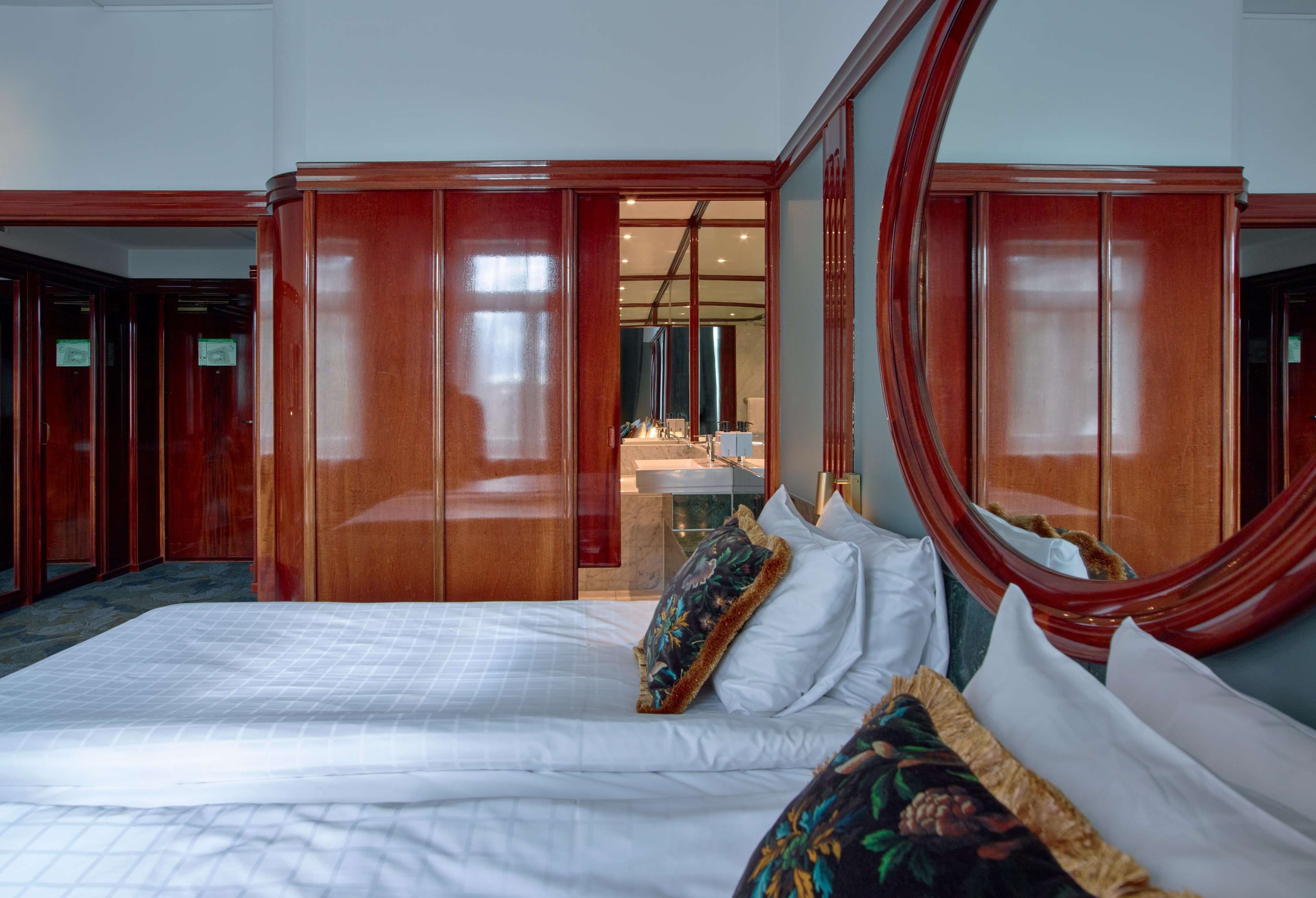 Superior tvåbäddsrum - 2 enkelsängar | Skrivbord, mörkläggningsgardiner, strykjärn/strykbräda och gratis wi-fi