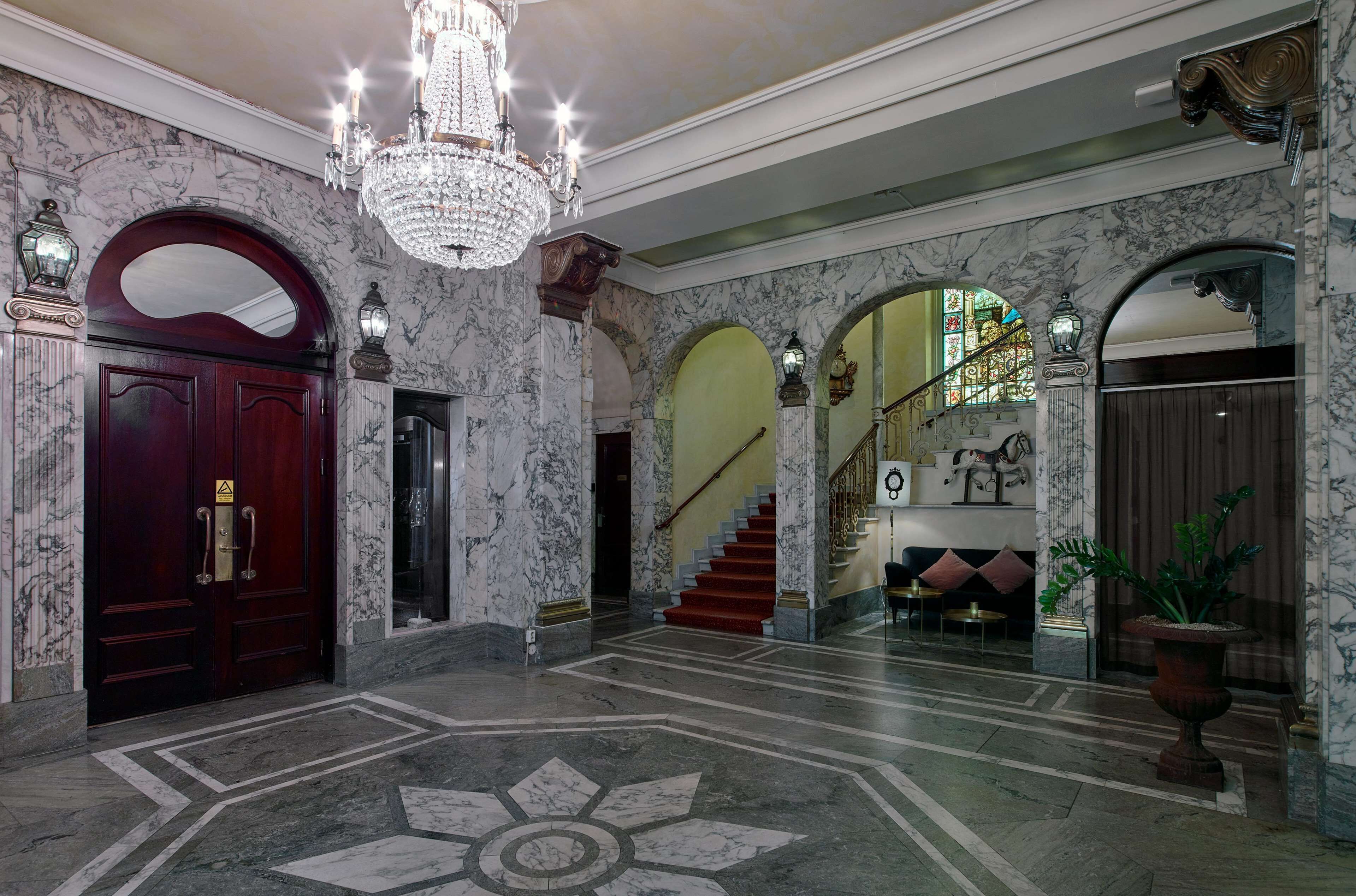 lobby