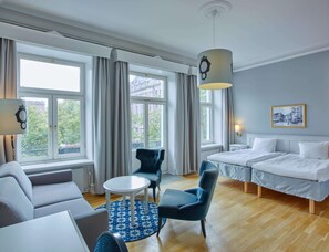 Habitación familiar (Superior) | Escritorio, cortinas opacas, tabla de planchar con plancha y wifi gratis