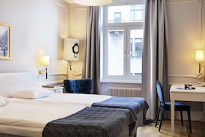 Zweibettzimmer, 2 Einzelbetten | Schreibtisch, Verdunkelungsvorhänge, Bügeleisen/Bügelbrett