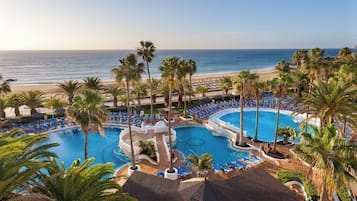 3 outdoor pools, pool umbrellas, sun loungers