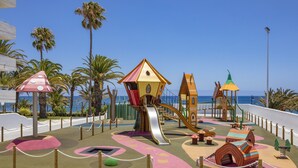 Tempat bermain anak - outdoor