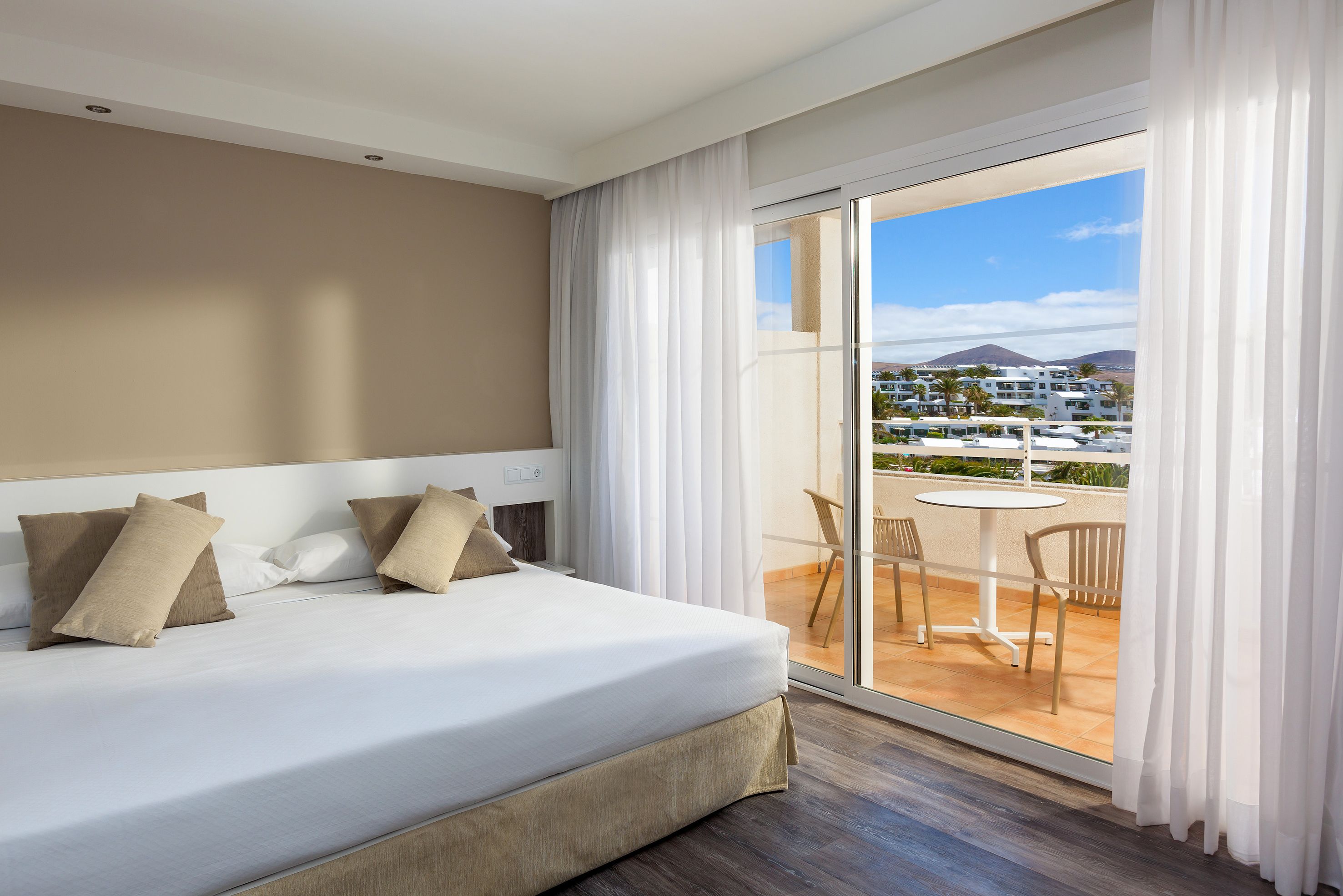 free cots/infant beds, free wifi, bed sheets