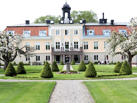 Garden. Södertuna Slott
