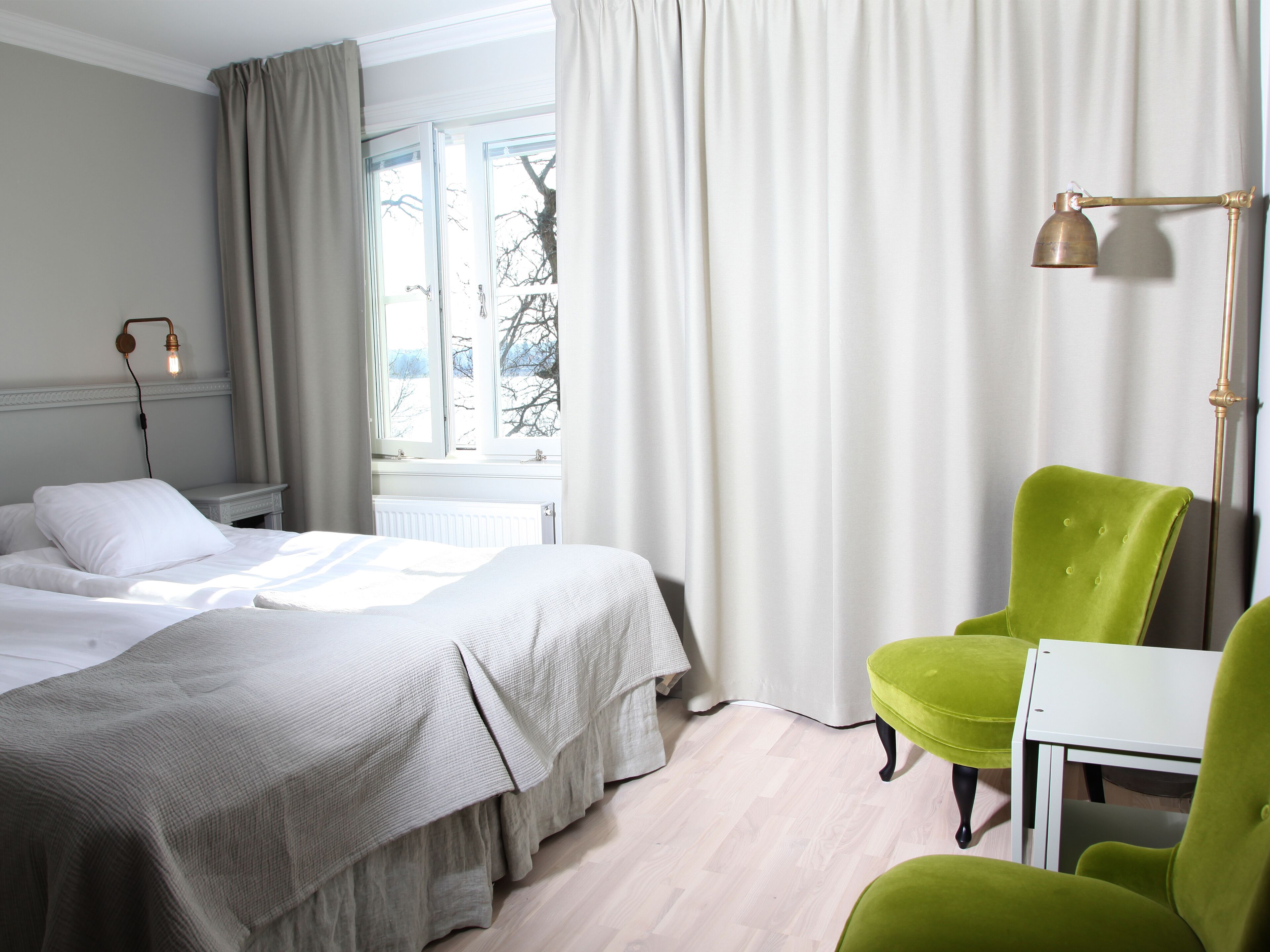 1 bedroom, desk, rollaway beds, free wifi