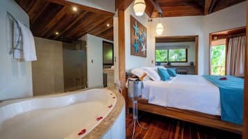 Suite, Ocean View (Tiki Suite) | Minibar, in-room safe, desk, cribs/infant beds