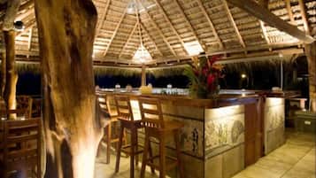 2 bars/lounges, poolside bar