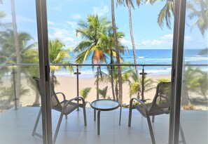 Deluxe Double Room, 1 King Bed, Beach View, Beachfront | Beach/ocean view