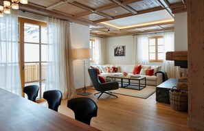 Alpehytte (Joseph Haydn) | Eget kjøkken | Kjøleskap, ovn, kokeplater og kjøkkenutstyr