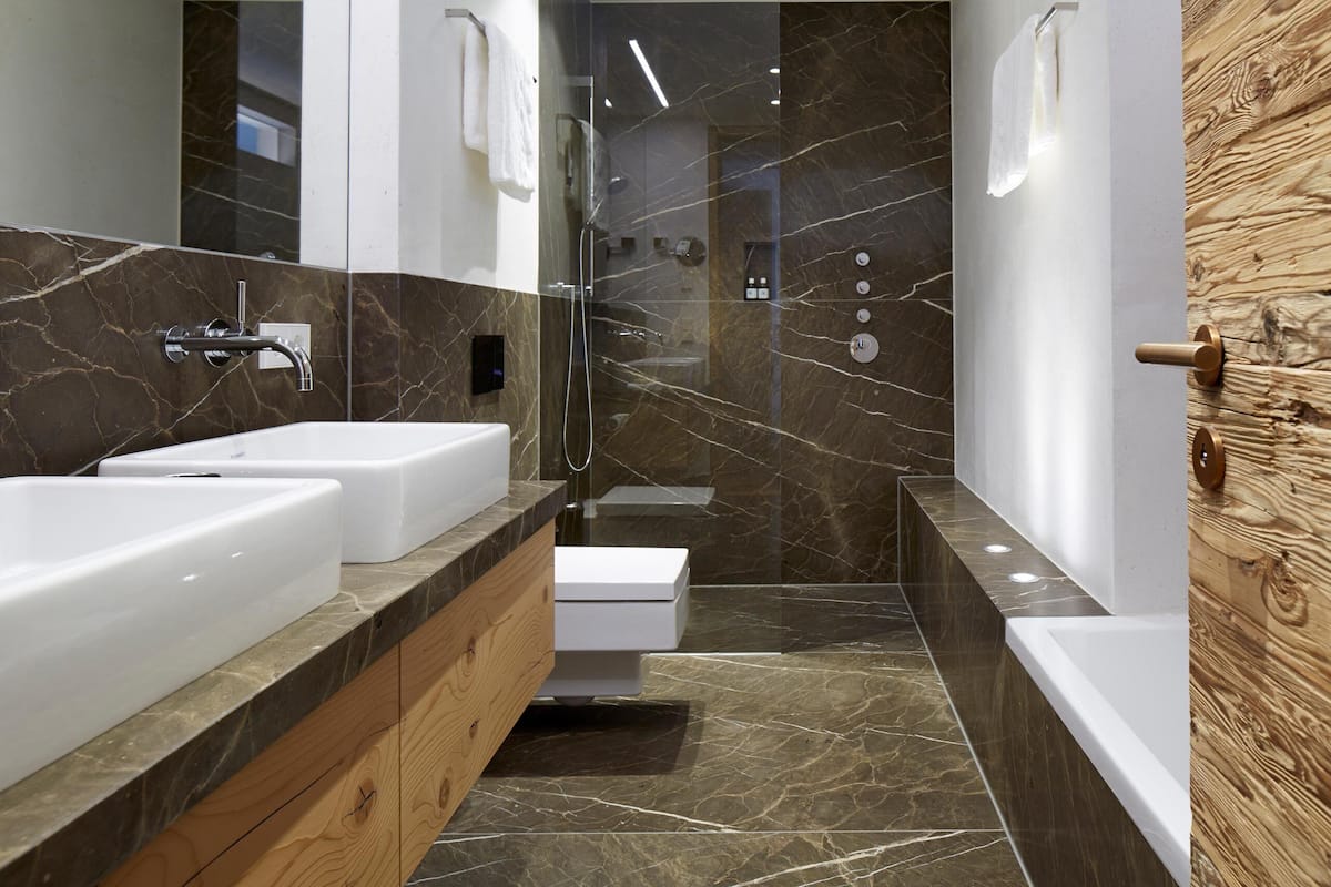 ludwig von beethoven | bathroom | free toiletries, hair dryer, slippers, towels