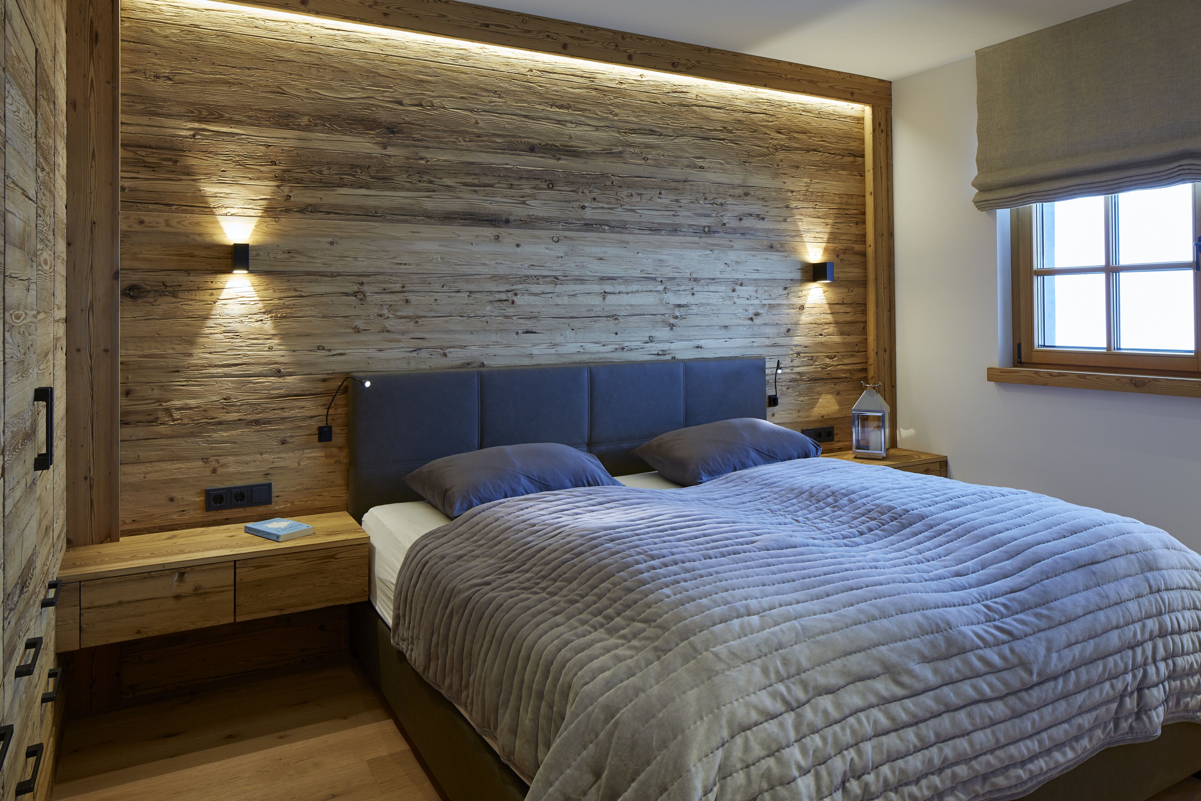 Free WiFi, bed sheets, alarm clocks