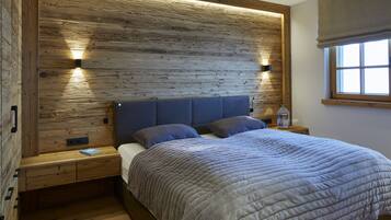 Free WiFi, bed sheets, alarm clocks