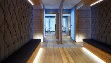 George Gershwin | Living area | Flat-screen TV