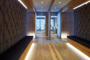 George Gershwin | Living area | Flat-screen TV - Arlberg Hospiz Chalet Suiten (Sankt Anton am Arlberg)