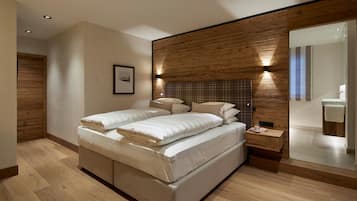 Duke Ellington | Free WiFi, bed sheets, alarm clocks
