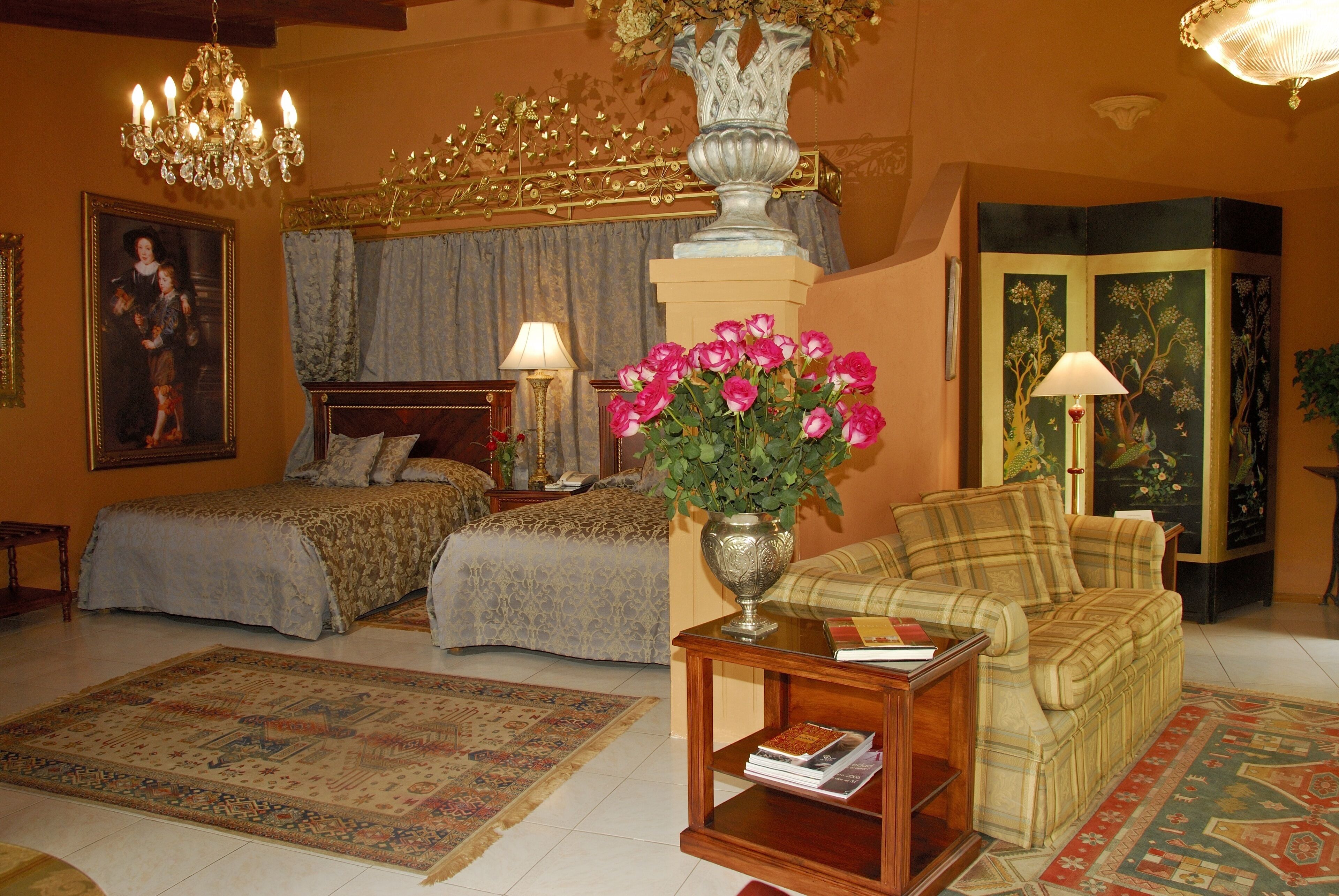 queen suite | 1 bedroom, in-room safe, individually decorated, individually furnished