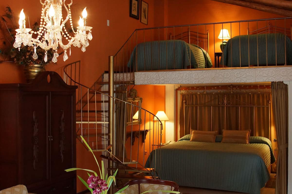 family suite | 1 bedroom, in-room safe, individually decorated, individually furnished