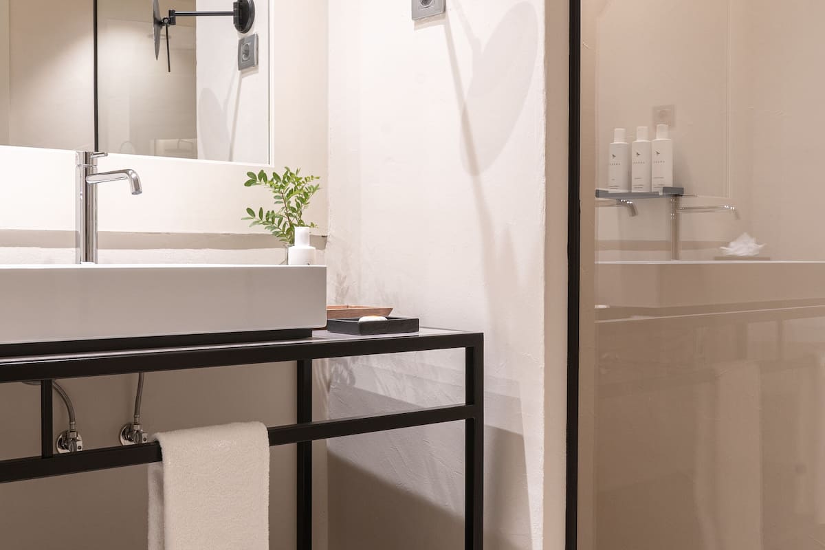 suite, terrace, garden area (spa access included) | bathroom | shower, free toiletries, hair dryer, bathrobes