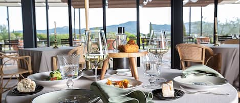 2 restaurants, Regional cuisine