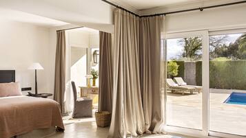 Suite, piscina privada (Spa Access included) | 1 dormitorio, edredones de plumas, minibar y caja fuerte