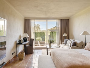 Suite, Terrace, Garden Area (Spa Access included) | Down comforters, minibar, in-room safe, individually decorated