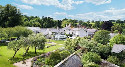 Summer Lodge Country House Hotel