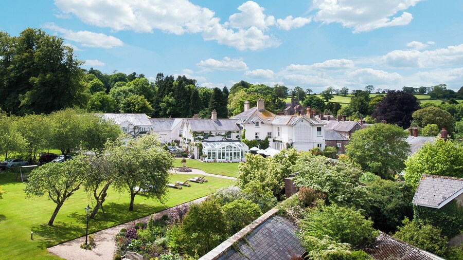 Summer Lodge Country House Hotel