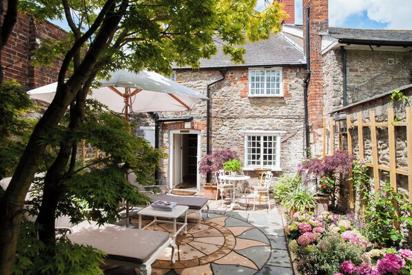 Cottage (Ivy)