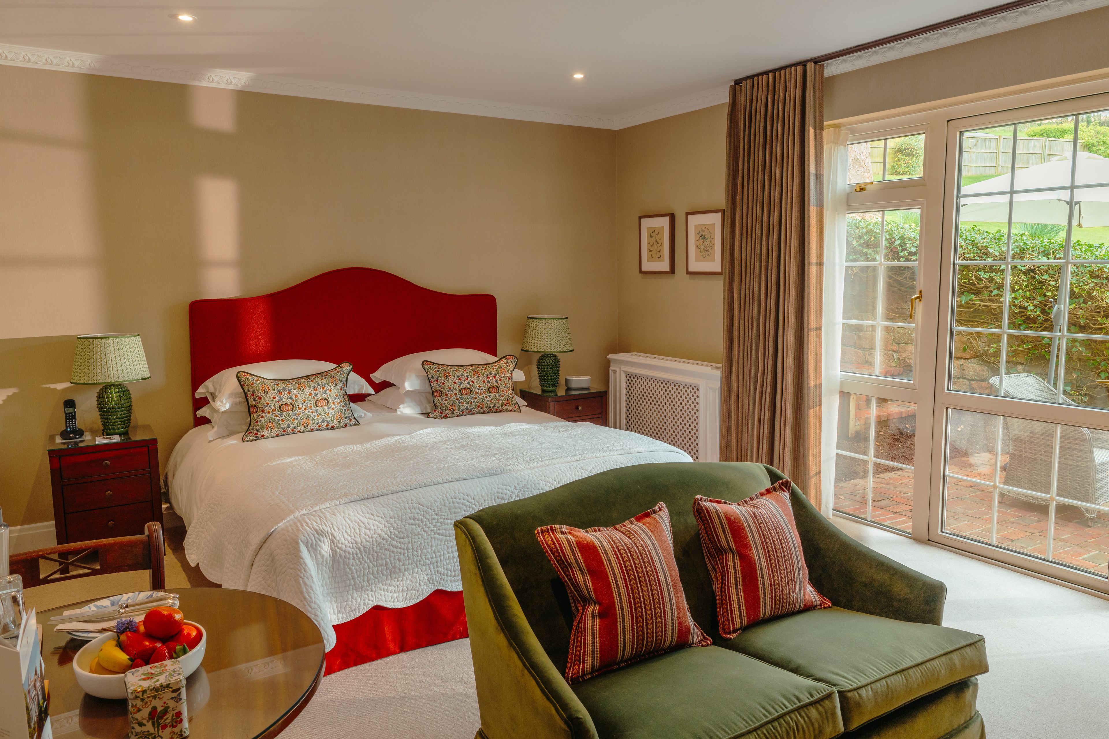 Premium bedding, in-room safe, desk, iron/ironing board