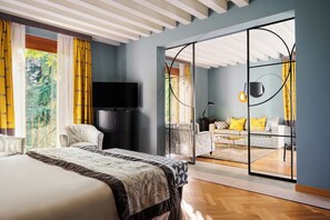 Luxury-Suite | Wohnbereich | Flachbildfernseher, Pay-TV