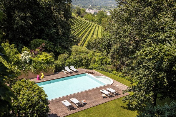 Indoor pool, seasonal outdoor pool, pool loungers