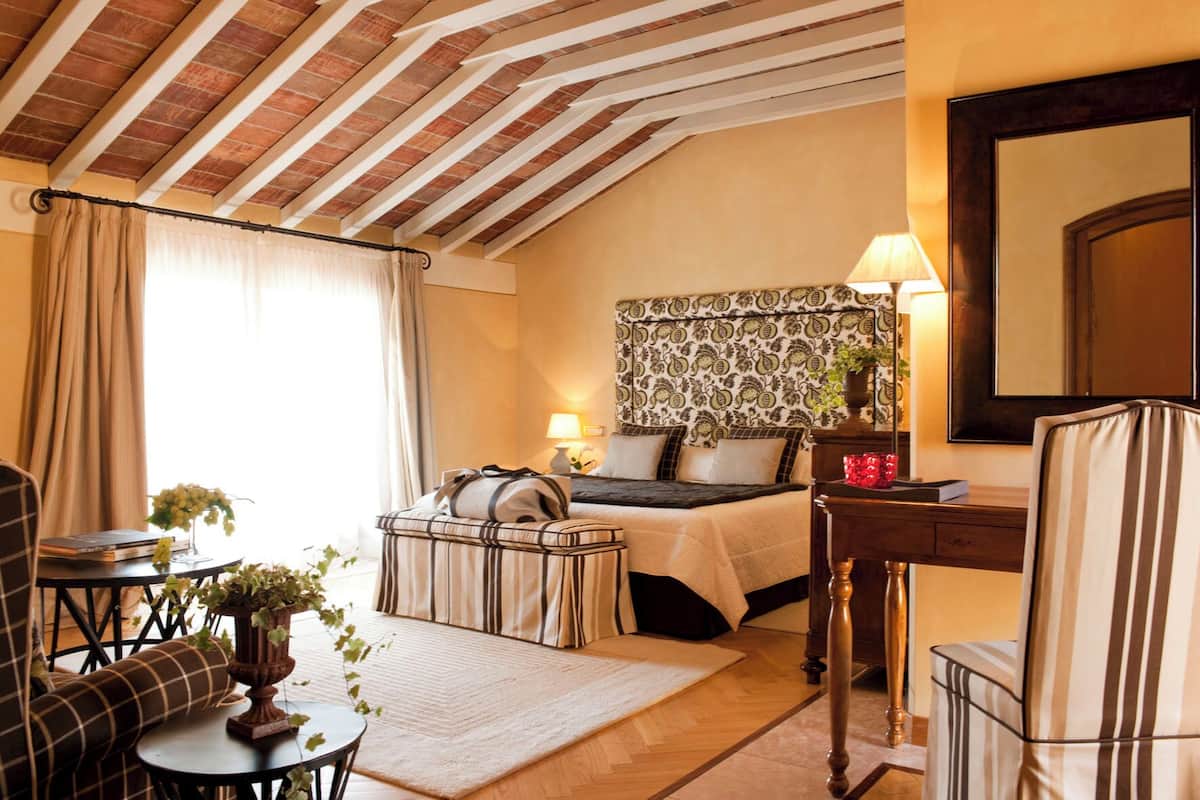 Superior Room | Premium bedding, minibar, in-room safe, individually decorated
