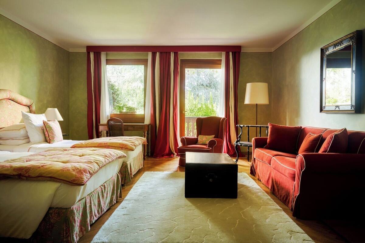 Premium bedding, minibar, in-room safe, blackout drapes